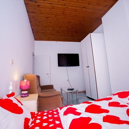 Agreable Chambre Sur Liege Avc Parking Et Wifi Gratuit Exterior photo